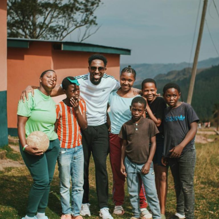 michael-ali-LGj7WSoAmdM-unsplash (1)